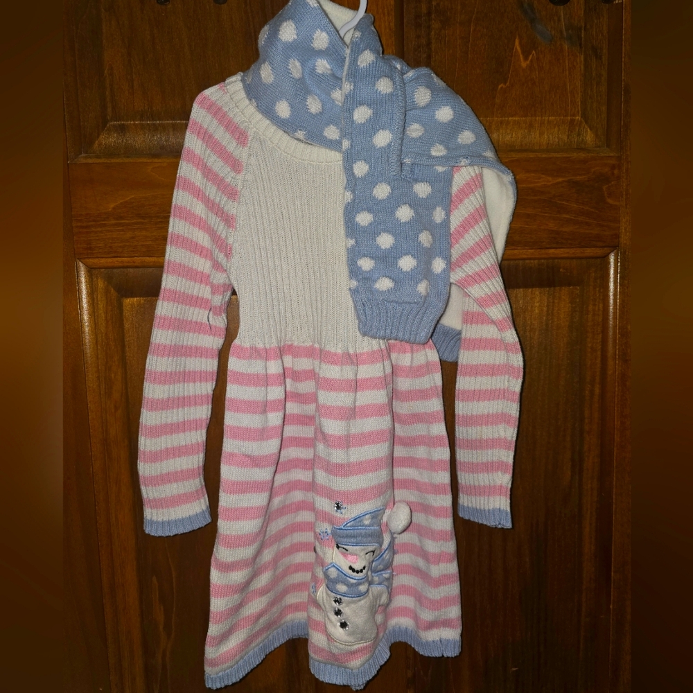 C.Rowley: 🩷/🤍Sweater Dress w/Rhinestone Embroidered Snowman & Matching Scarf